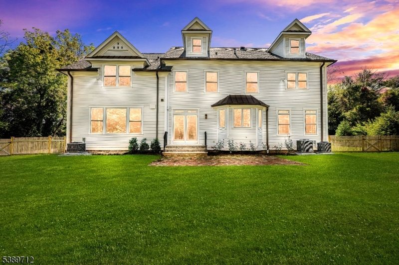 Exterior, Facade, Georgian