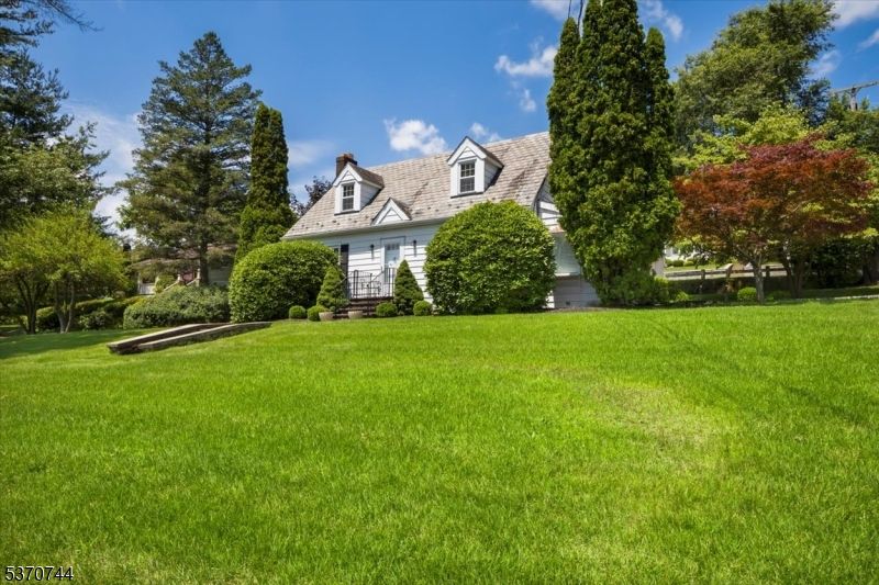 Backyard, Exterior, Facade, Cape Cod