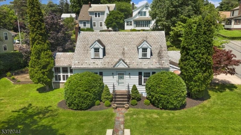 Exterior, Facade, Cape Cod