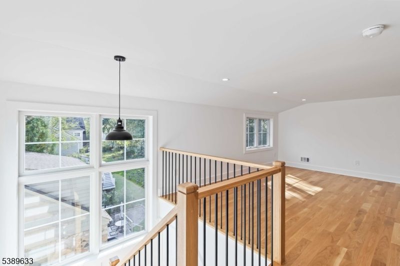 Interior, Pendant Lights, Recessed Lighting, Wood Texture Flooring