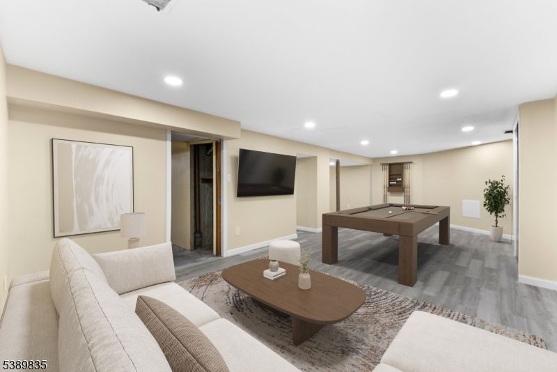 Billiard Table, Game Room, Interior, Living room, Recessed Lighting, Wood Texture Flooring