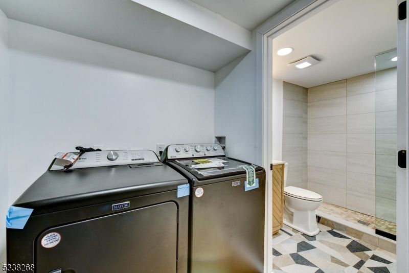 Bathroom, Interior, Recessed Lighting, Washer