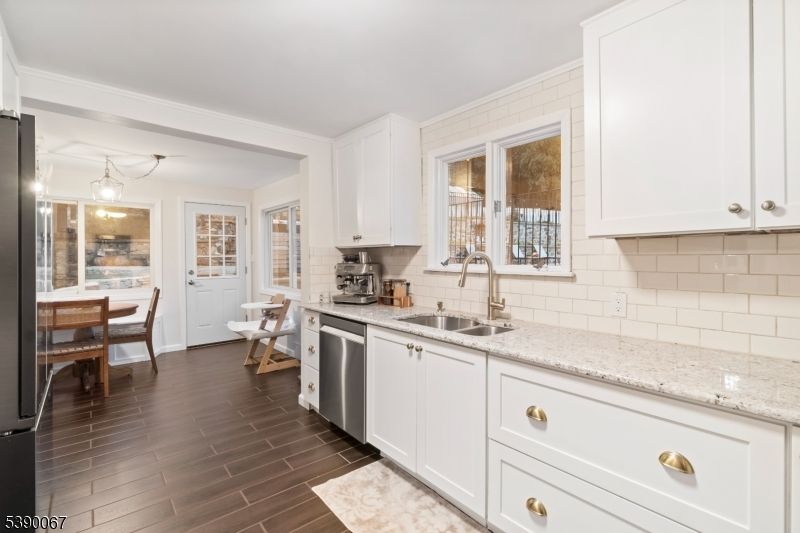 Dining room, Interior, Kitchen, Pendant Lights, Wood Texture Flooring