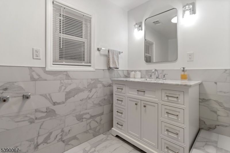 Bathroom, Interior, Marble, Marble Walls