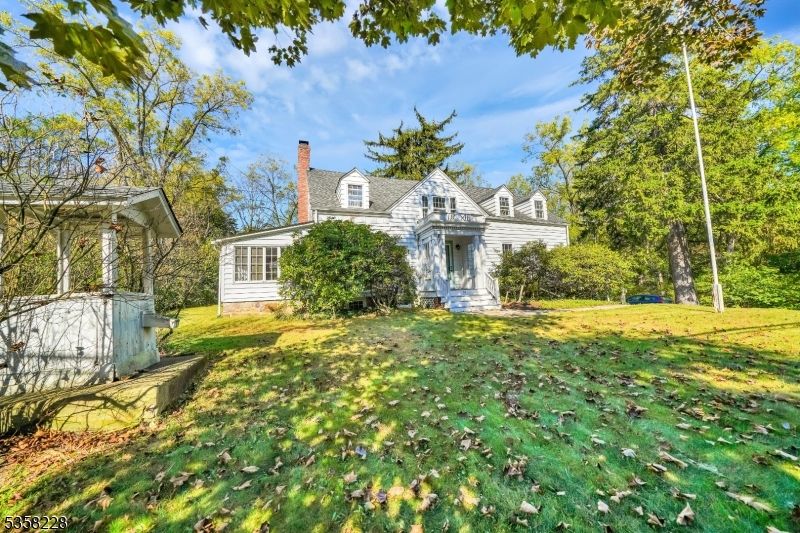 Backyard, Exterior, Facade, Cape Cod