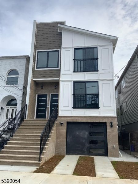 Attached, Exterior, Facade, Brick Facade, Rowhouse