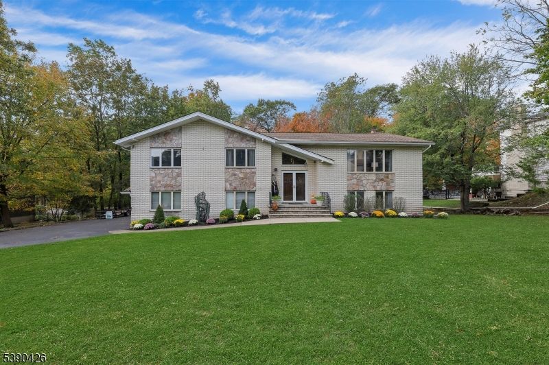 Backyard, Exterior, Facade, Brick Facade, Georgian