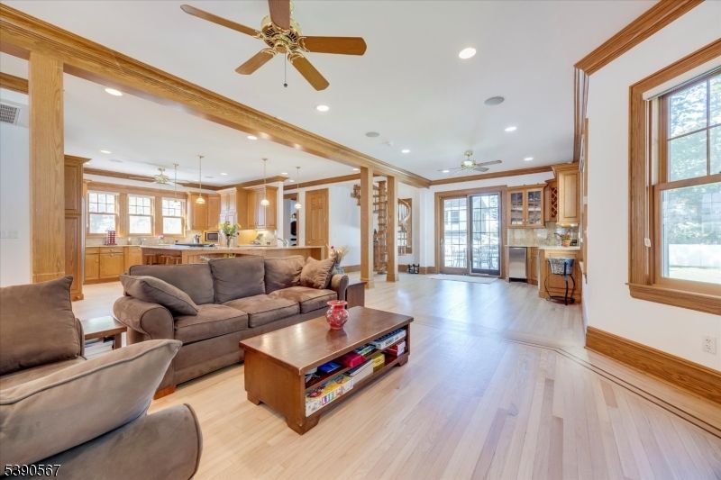 Interior, Kitchen, Living room, Pendant Lights, Recessed Lighting, Wood Texture Flooring