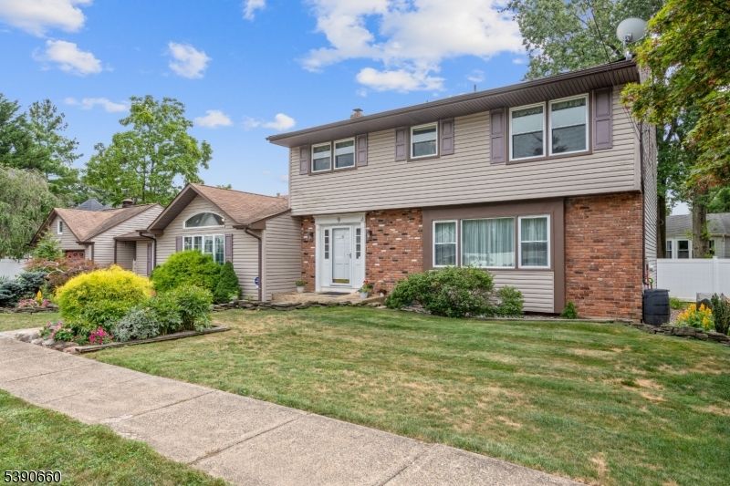 Exterior, Facade, Brick Facade, Split Level