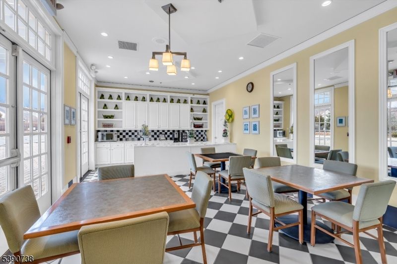Dining room, Interior, Pendant Lights, Recessed Lighting