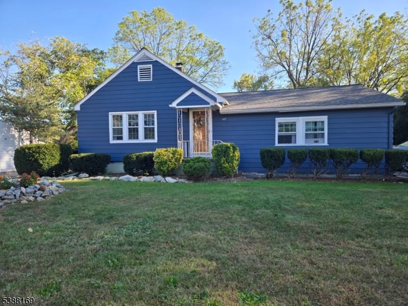 Backyard, Exterior, Facade, Split Level