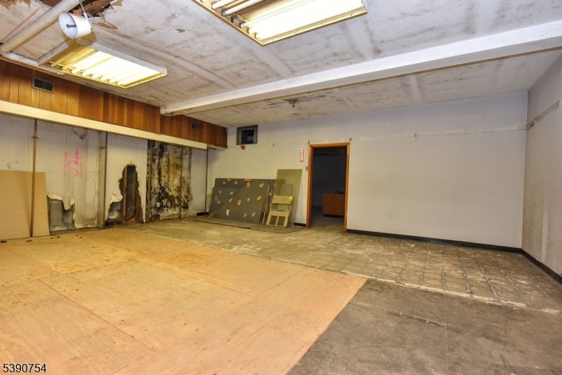 Empty room, Garage, Interior