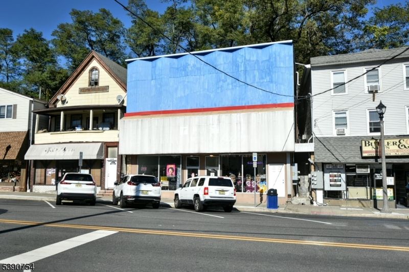 Exterior, Facade, Queen Anne Victorian
