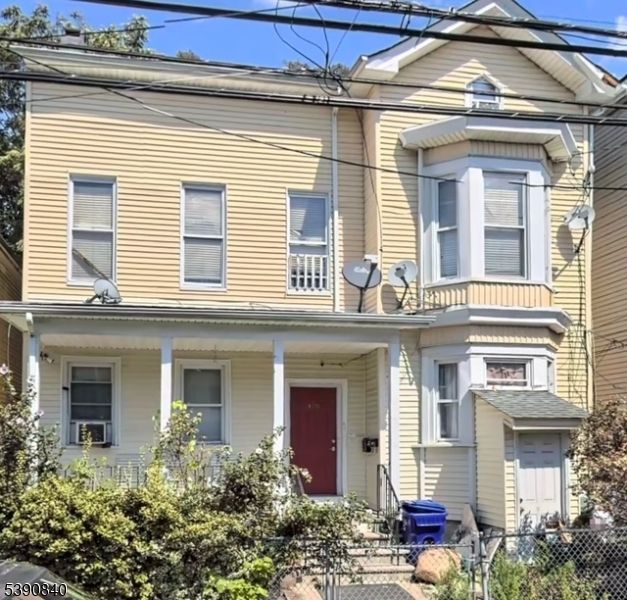 Exterior, Facade, Queen Anne Victorian