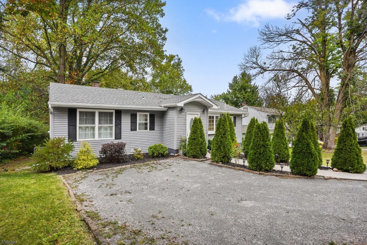 Backyard, Exterior, Facade, Ranch