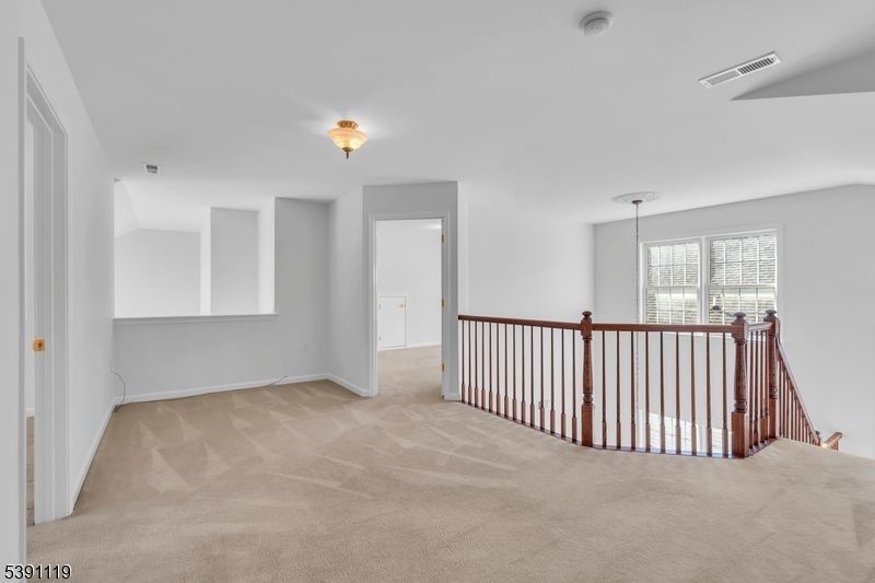 Empty room, Interior, Pendant Lights