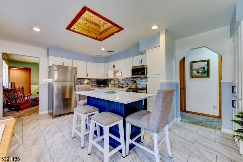 Interior, Kitchen, Living room, Marble, Recessed Lighting, Stainless Steel Appliances