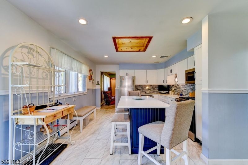 Dining room, Interior, Kitchen, Marble, Recessed Lighting