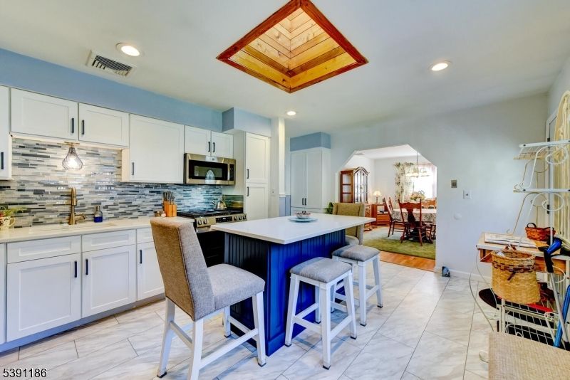 Dining room, Interior, Kitchen, Recessed Lighting, Stainless Steel Appliances