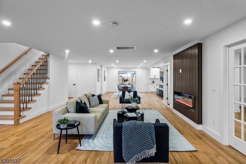 Interior, Living room, Recessed Lighting, Wood Texture Flooring