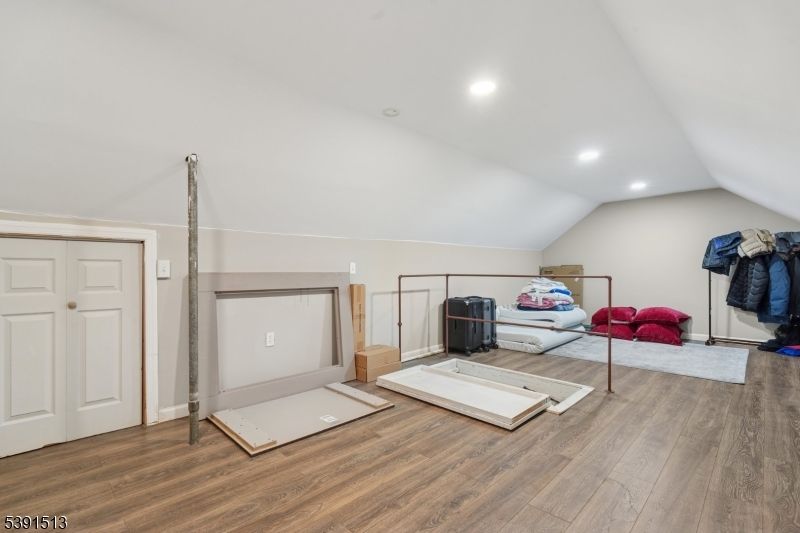 Fitness Equipment, Interior, Recessed Lighting, Wood Texture Flooring