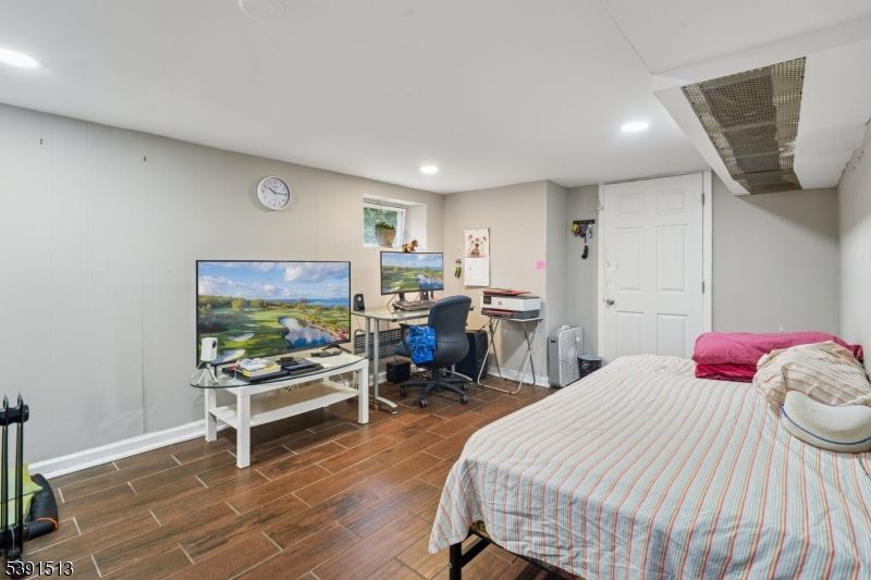 Bedroom, Home Office, Interior, Recessed Lighting, Wood Texture Flooring