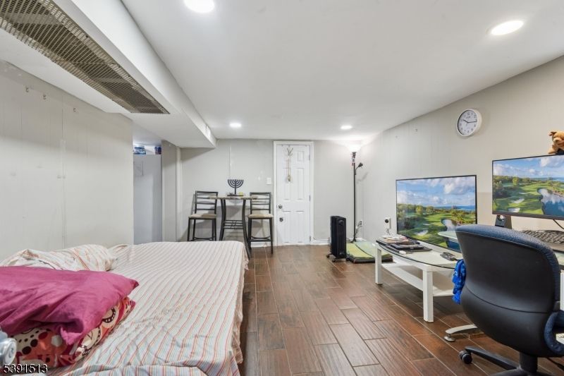 Bedroom, Home Office, Interior, Recessed Lighting, Wood Texture Flooring