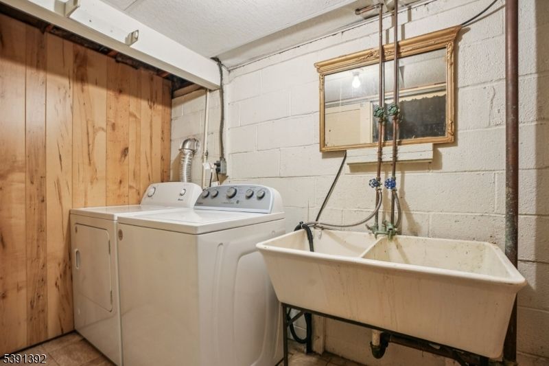 Interior, Washer, Wooden Walls