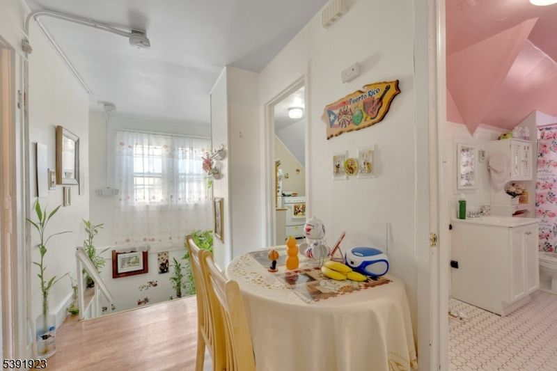 Dining room, Interior