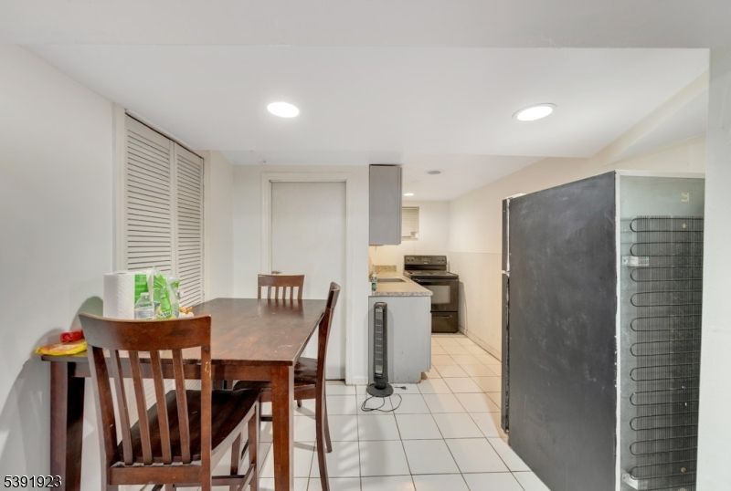 Dining room, Interior, Kitchen, Recessed Lighting
