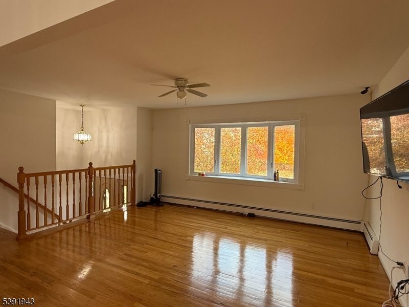 Empty room, Interior, Pendant Lights, Wood Texture Flooring