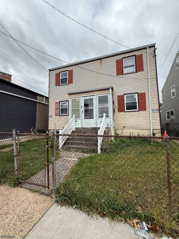 Exterior, Facade, Cape Cod