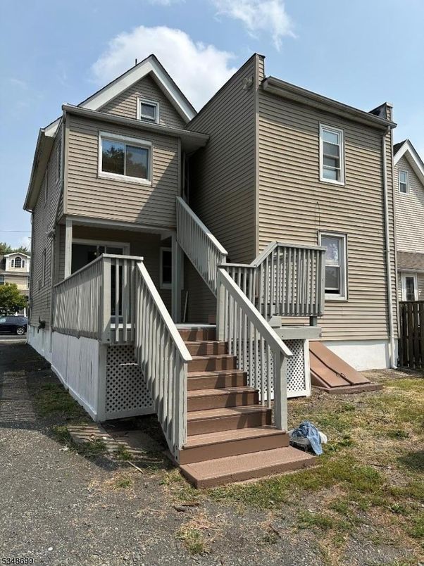 Exterior, Facade, Rowhouse