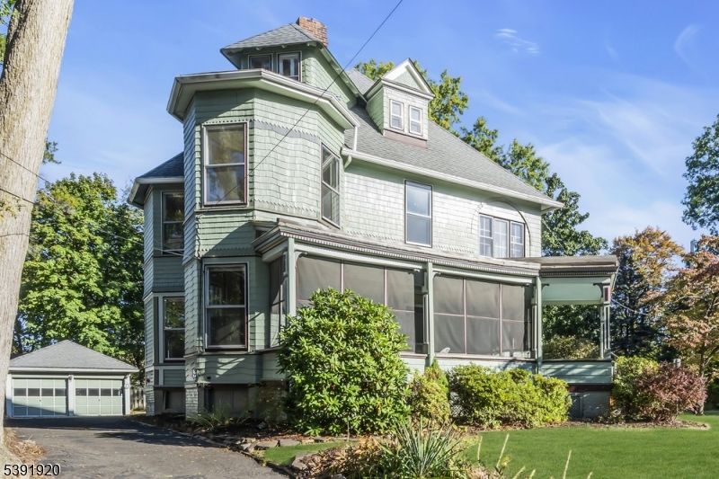 Detached Garage, Exterior, Facade, Queen Anne Victorian