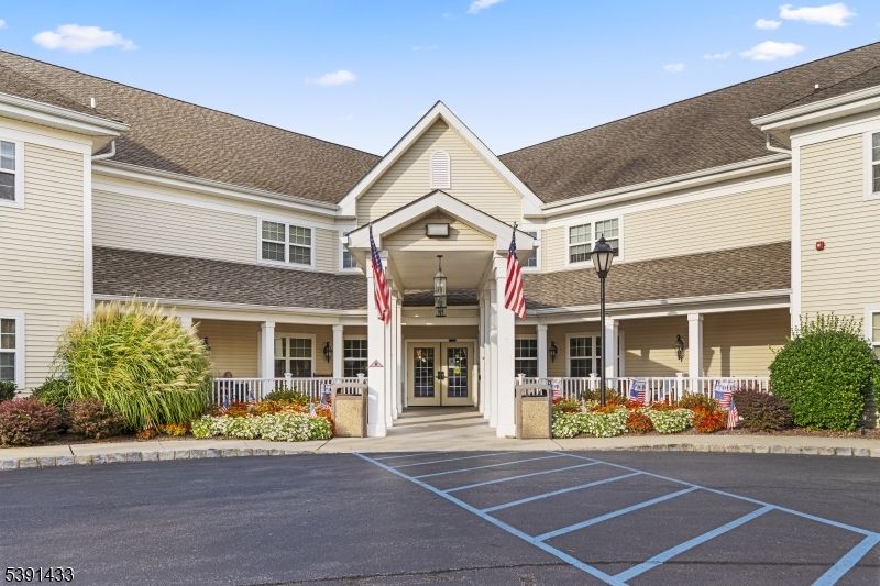Exterior, Facade, Rowhouse
