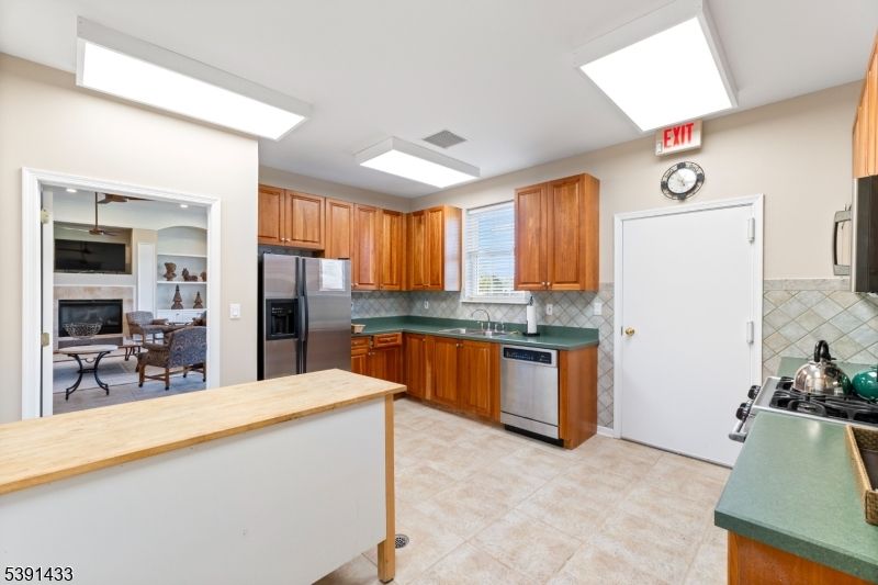 Dining room, Interior, Kitchen, Stainless Steel Appliances