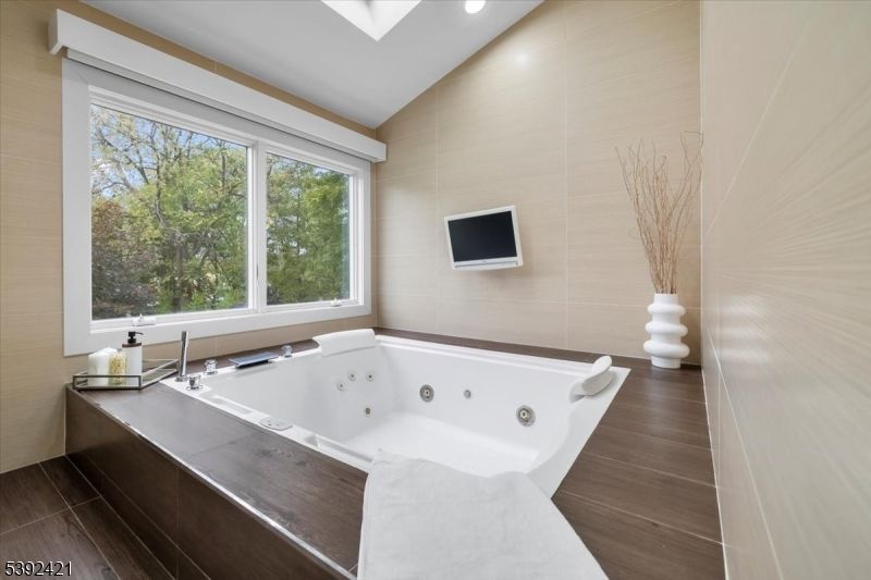 Bathroom, Interior, Recessed Lighting, Wood Texture Flooring