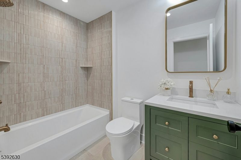 Bathroom, Interior, Recessed Lighting