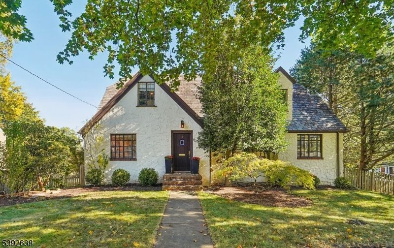 Exterior, Facade, Tudor Revival