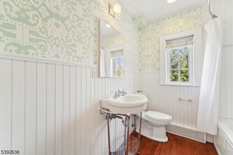 Bathroom, Interior, Recessed Lighting, Wood Texture Flooring