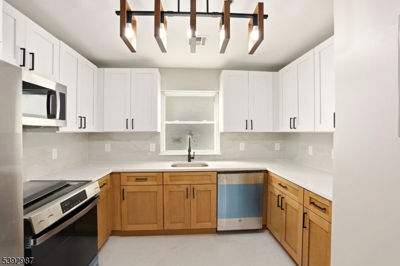 Interior, Kitchen, Marble, Stainless Steel Appliances