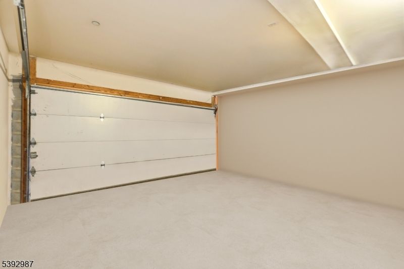 Empty room, Garage, Interior