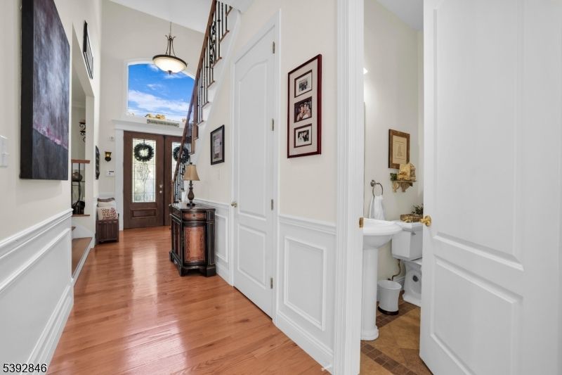 Bathroom, Interior, Pendant Lights, Wood Texture Flooring