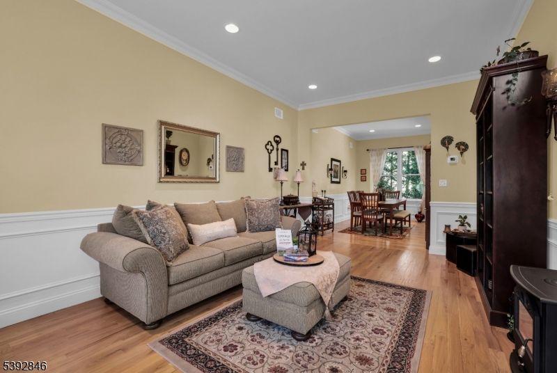 Dining room, Interior, Living room, Recessed Lighting, Wood Texture Flooring