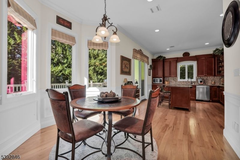 Dining room, Interior, Kitchen, Pendant Lights, Recessed Lighting, Wood Texture Flooring