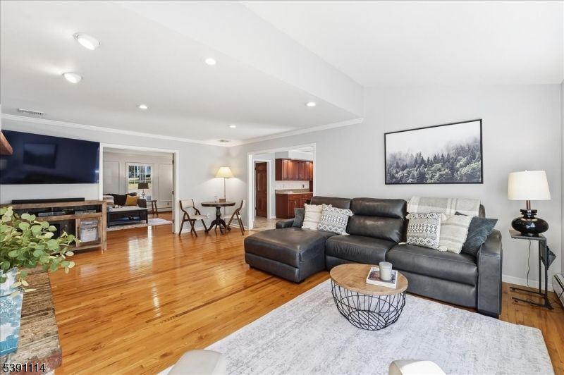 Dining room, Interior, Living room, Recessed Lighting, Wood Texture Flooring