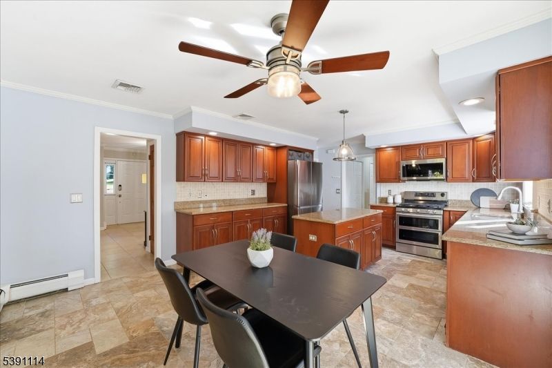 Dining room, Interior, Kitchen, Pendant Lights, Recessed Lighting, Stainless Steel Appliances