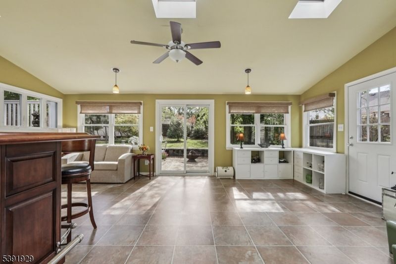 Interior, Living room, Pendant Lights