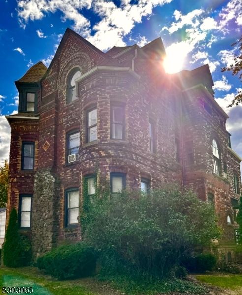 Exterior, Facade, Brick Facade, Brick Traditional