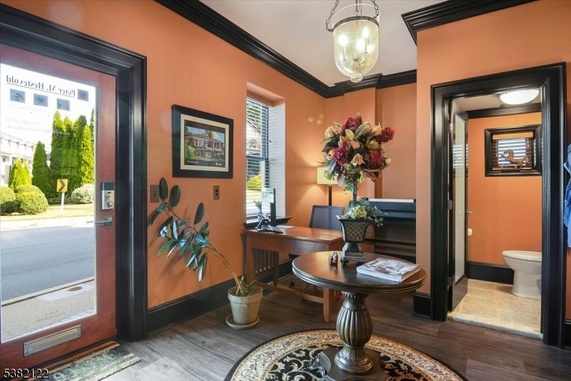 Bathroom, Home Office, Interior, Pendant Lights, Wood Texture Flooring